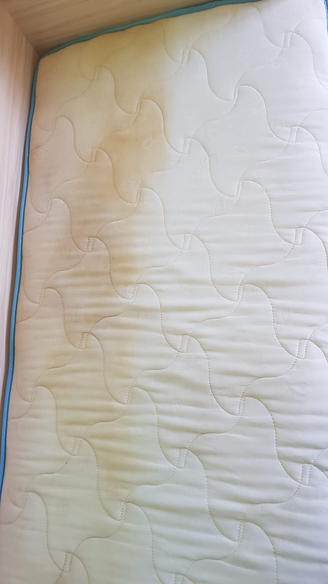 Before photo for Пране на мека мебел